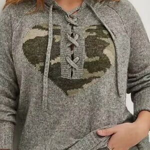Torrid gray / green hoodie sweater size 5